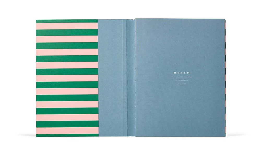 
                  
                    Uma Medium Notebook
                  
                