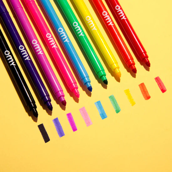 9 scented colouring pens in different colours