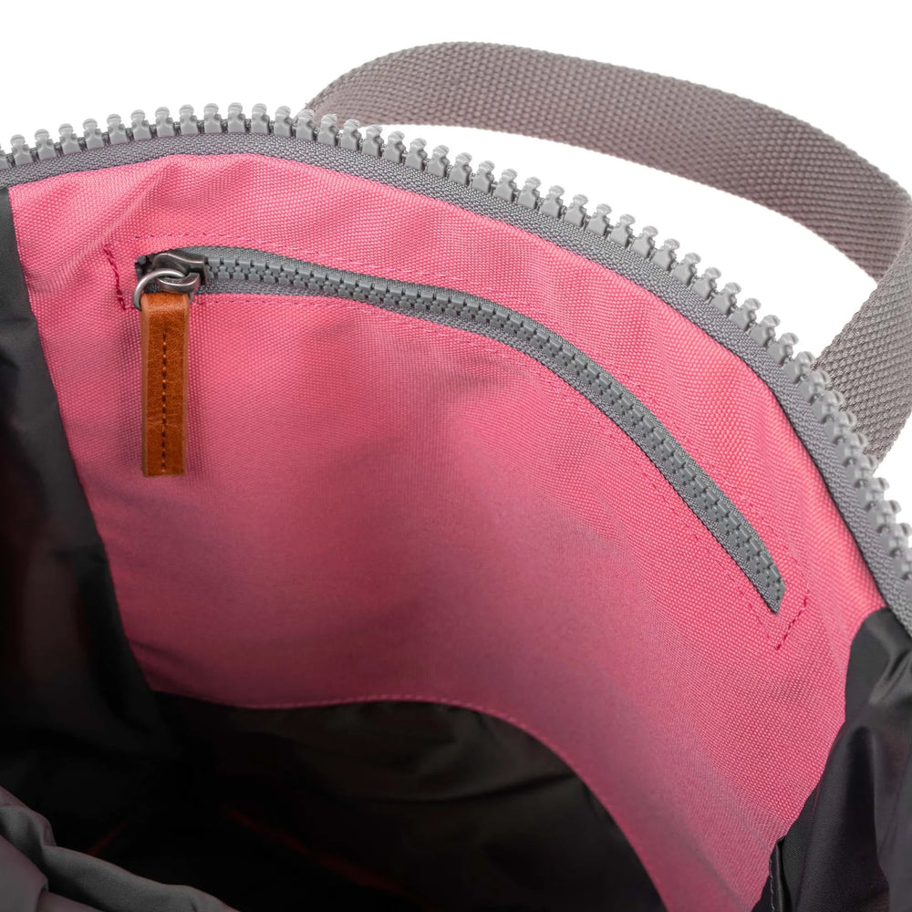 
                  
                    Roka Finchley A Medium Bag
                  
                