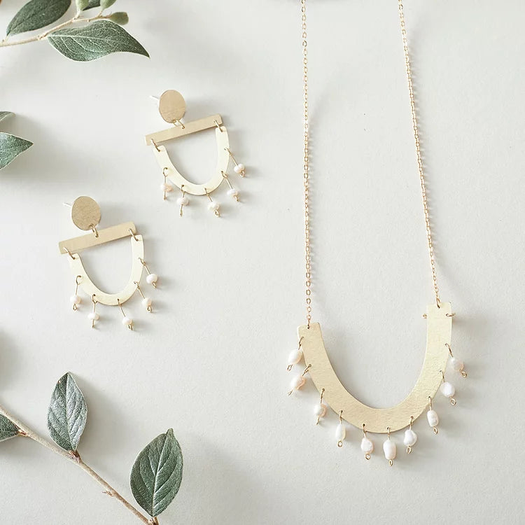 Pearl Arch Necklace