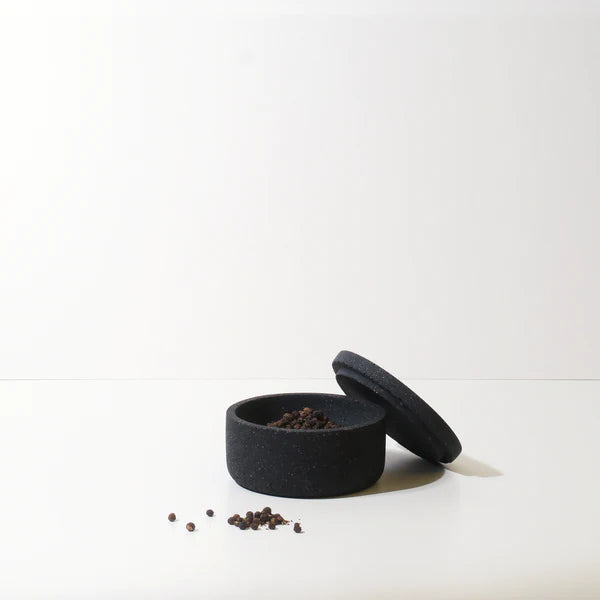 Salt / Pepper Pot